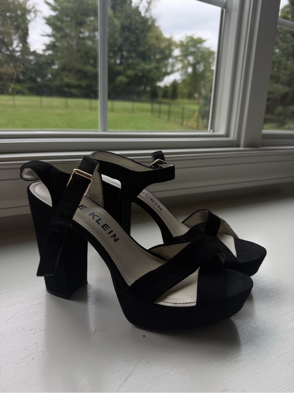 Anne Klein Lezlie black platform block heels sz 10
